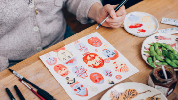 organize drawing night